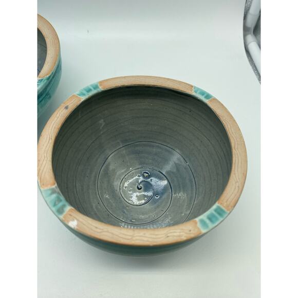 Studio pottery bowls Set of two signed - Picture 6 of 10